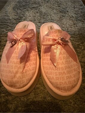Paris Hilton Peach-Pink Logo Bow Platform Slides